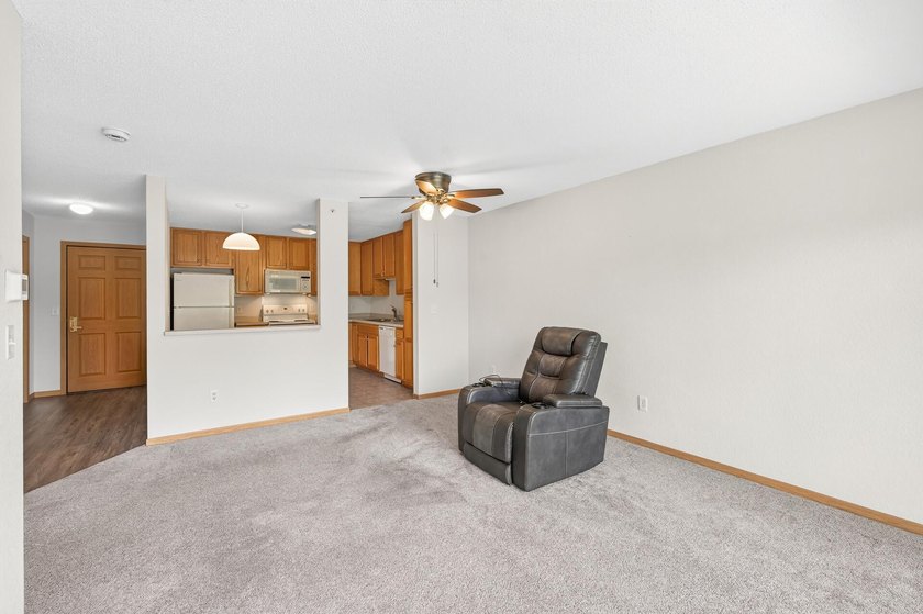 55+ building (80% of units must be 55+, 20% open to any age - - photo 12