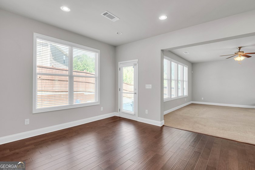 Beautifully maintained and freshly painted two-story home with a - photo 16