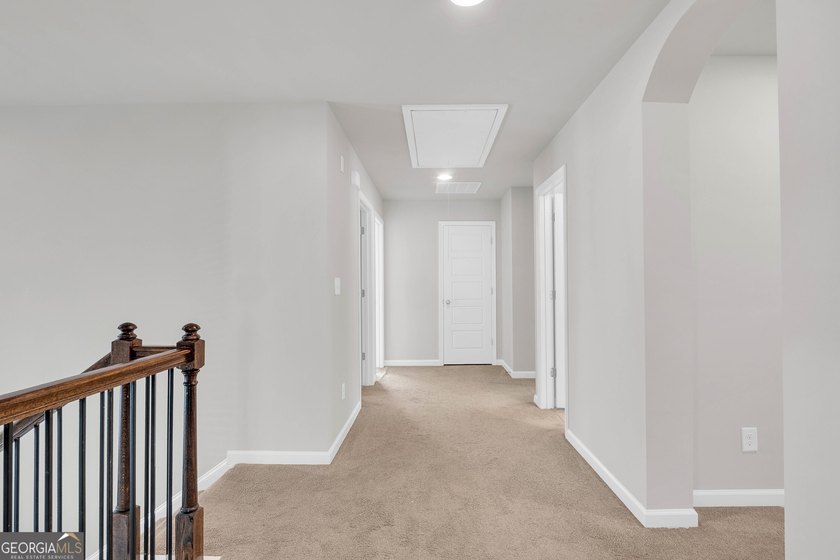 Beautifully maintained and freshly painted two-story home with a - photo 18