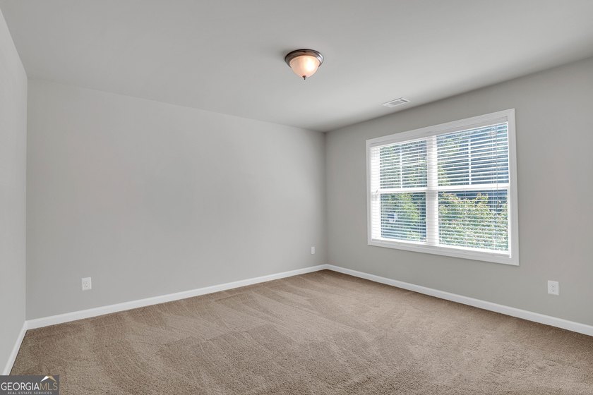 Beautifully maintained and freshly painted two-story home with a - photo 20