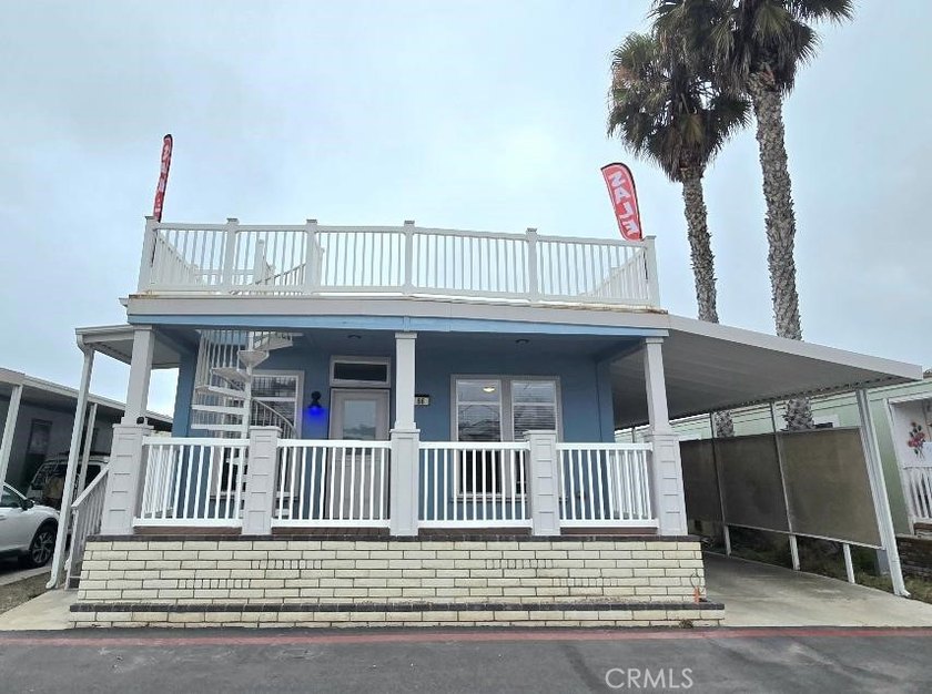 Ocean Views from Your 500 Sq. Ft. Private Rooftop Deck! Just - photo 2