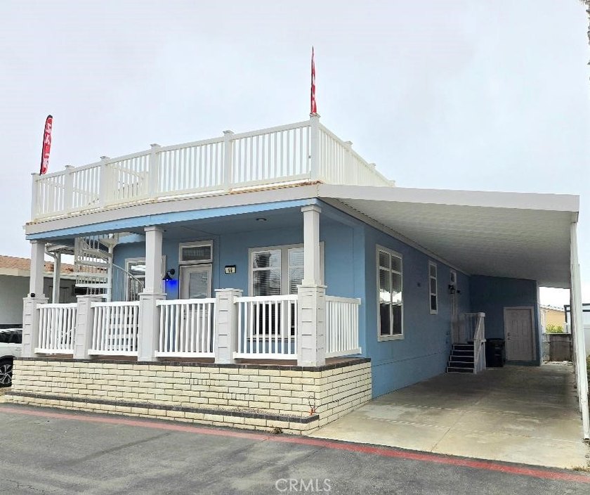 Ocean Views from Your 500 Sq. Ft. Private Rooftop Deck! Just - photo 4