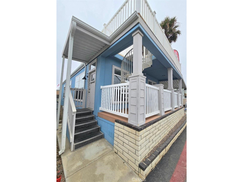 Ocean Views from Your 500 Sq. Ft. Private Rooftop Deck! Just - photo 5