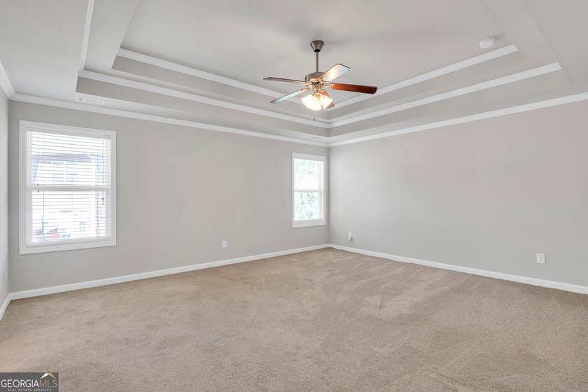 Beautifully maintained and freshly painted two-story home with a - photo 26