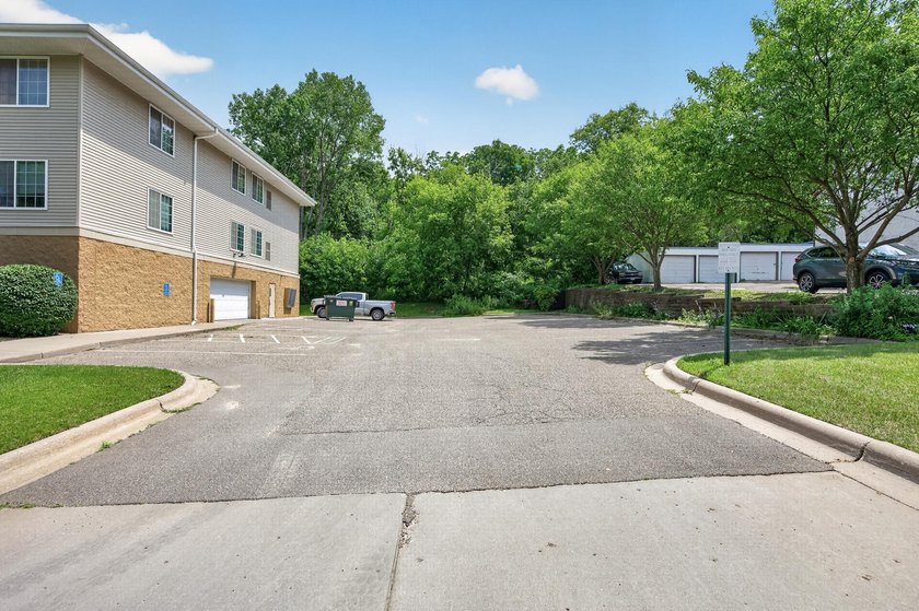 55+ building (80% of units must be 55+, 20% open to any age - - photo 30
