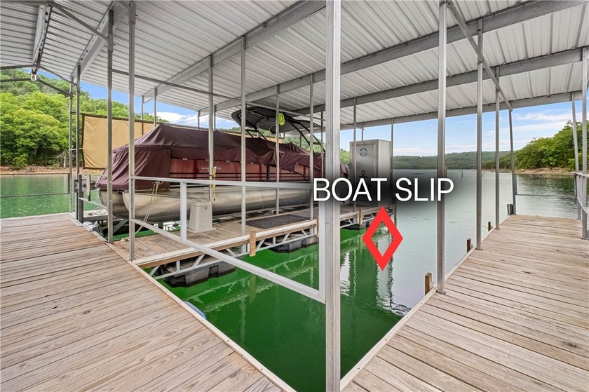 BACK ON MARKET AT NO FAILT OF SELLER. This custom-built - photo 2