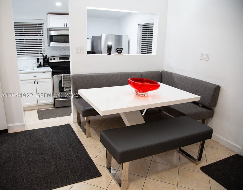 Beautifully updated and move-in ready property in north miami - photo 38