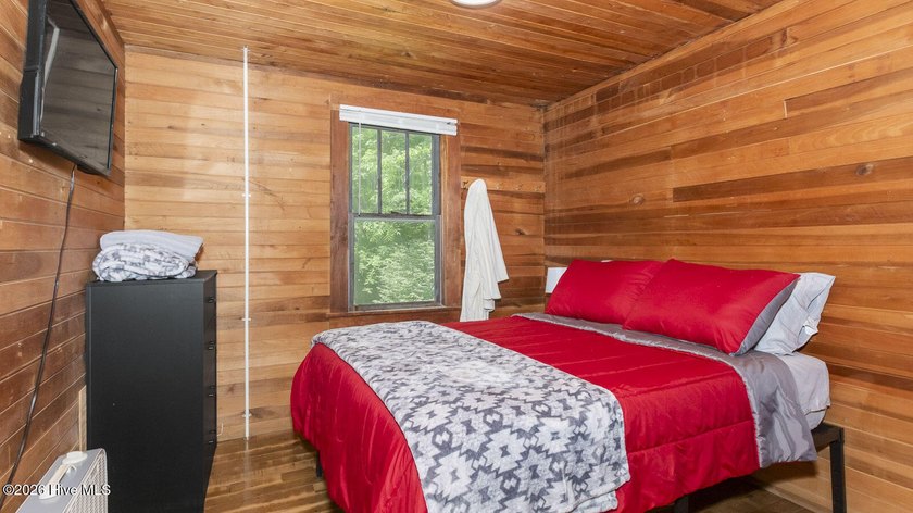 Discover a rare opportunity to own a charming 1940s mountain - photo 43