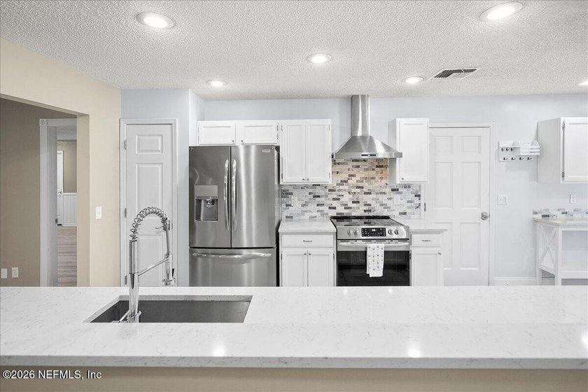 **Open House Sat 7/25 12:30 - 2:30** Welcome home to this - photo 8