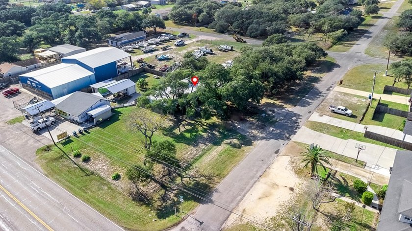 Excellent investment opportunity in the heart of Rockport - photo 6