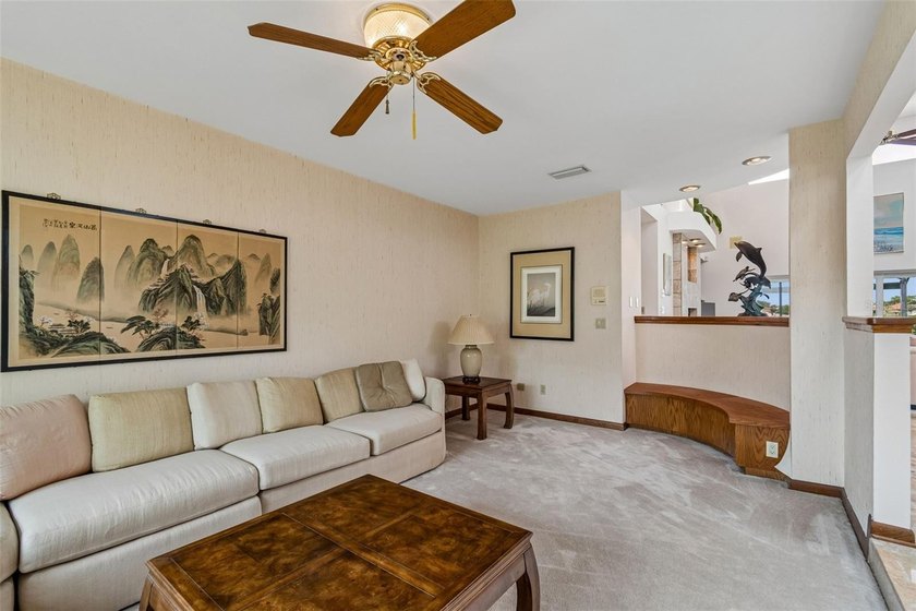 Wake up to panoramic waterfront views and enjoy the lifestyle - photo 11