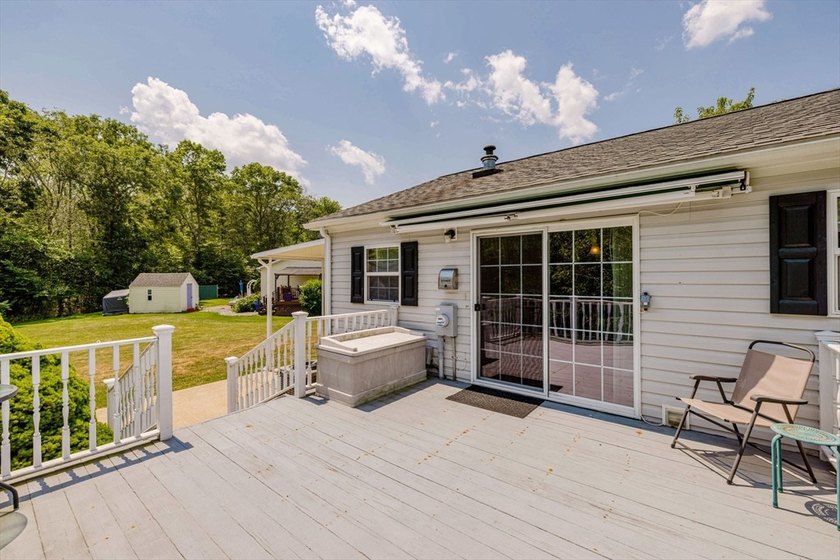 Presenting 20 Blackbird Ct, a meticulously maintained 2003 home - photo 11