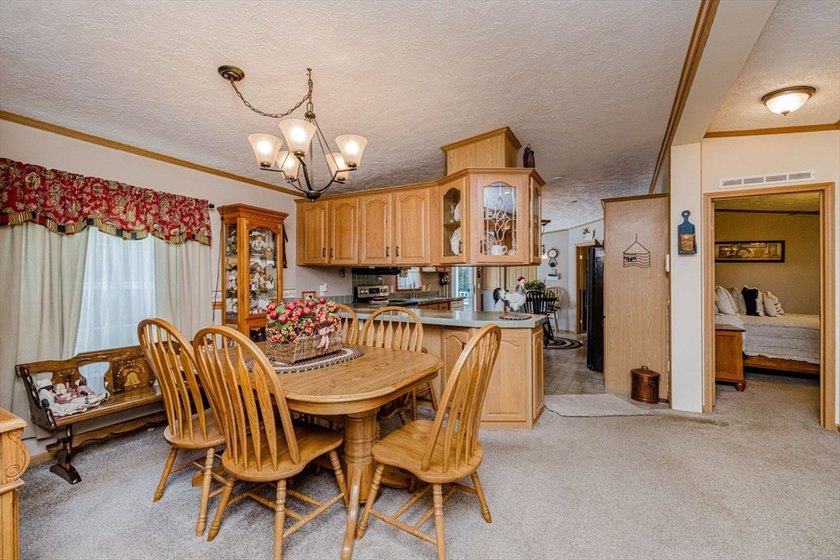 Presenting 20 Blackbird Ct, a meticulously maintained 2003 home - photo 14