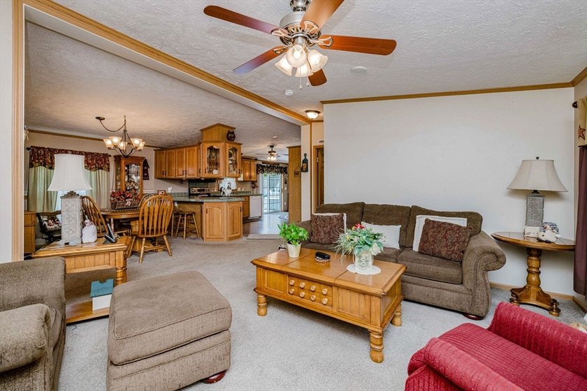 Presenting 20 Blackbird Ct, a meticulously maintained 2003 home - photo 16