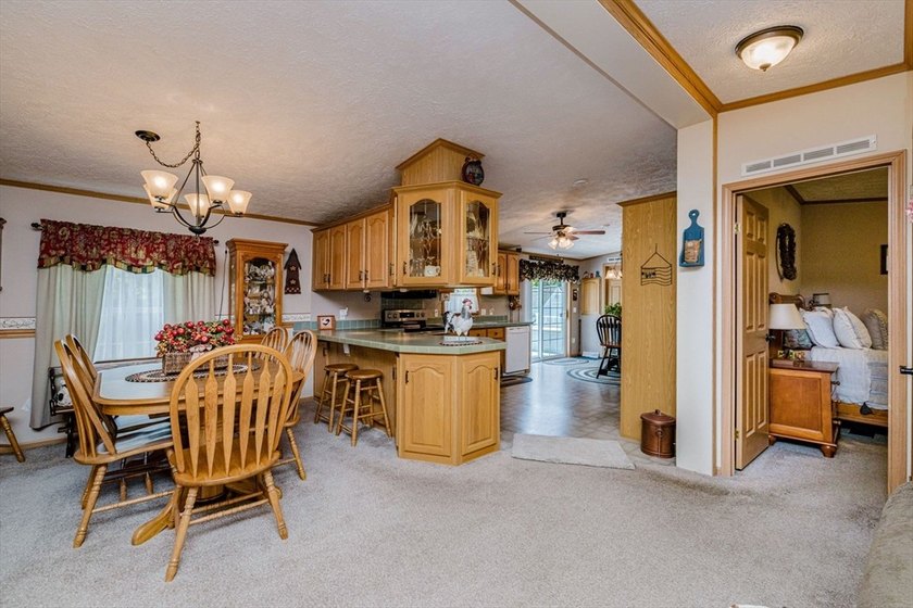 Presenting 20 Blackbird Ct, a meticulously maintained 2003 home - photo 17