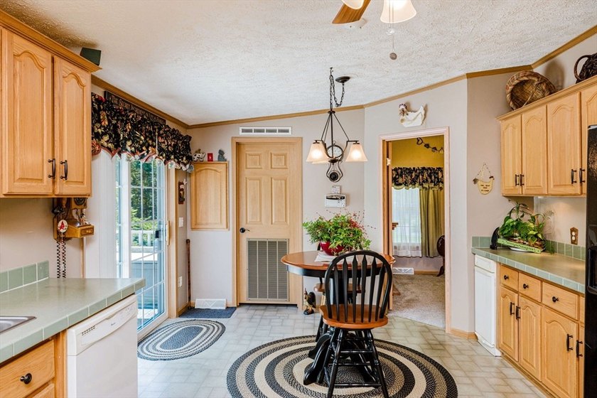 Presenting 20 Blackbird Ct, a meticulously maintained 2003 home - photo 19