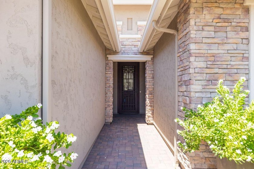 Elegantly upgraded home in the prime ''Eye'' location of Tuscany - photo 4