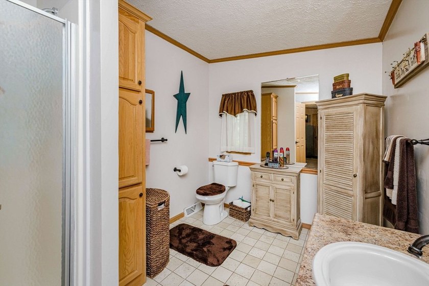 Presenting 20 Blackbird Ct, a meticulously maintained 2003 home - photo 31