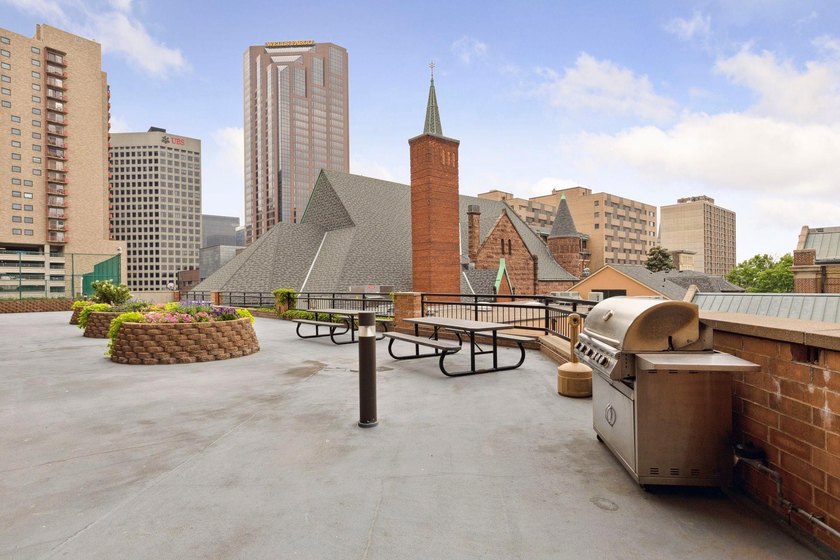Reduced $35,000 ! Stunning 17th floor unit featuring: 2 bedrooms - photo 33