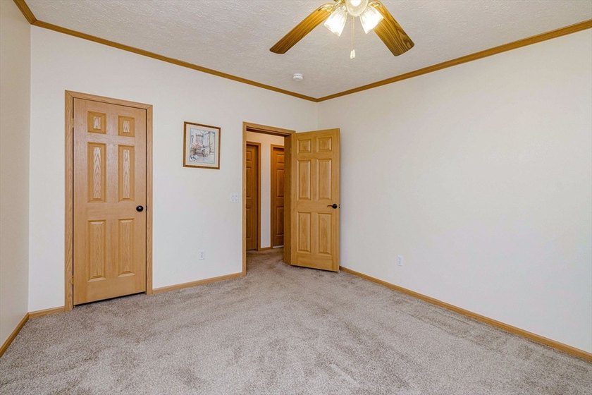 Presenting 20 Blackbird Ct, a meticulously maintained 2003 home - photo 37