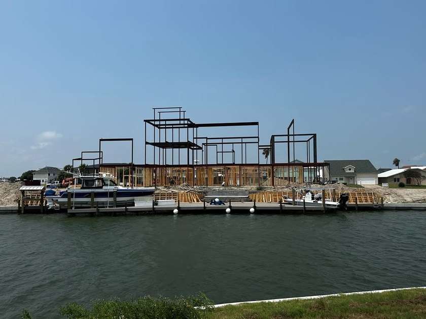 The Last Resort is a landmark waterfront compound redefining - photo 3