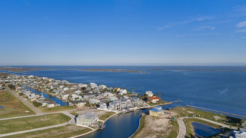The Last Resort is a landmark waterfront compound redefining - photo 9
