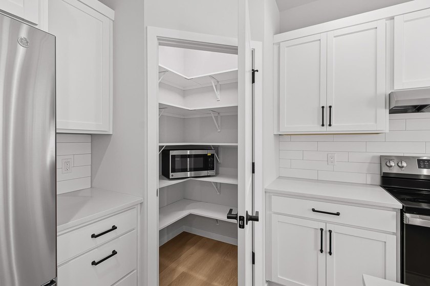 Motivated Seller! Hurry! Move in Ready. Gorgeous Swan Creek - photo 12