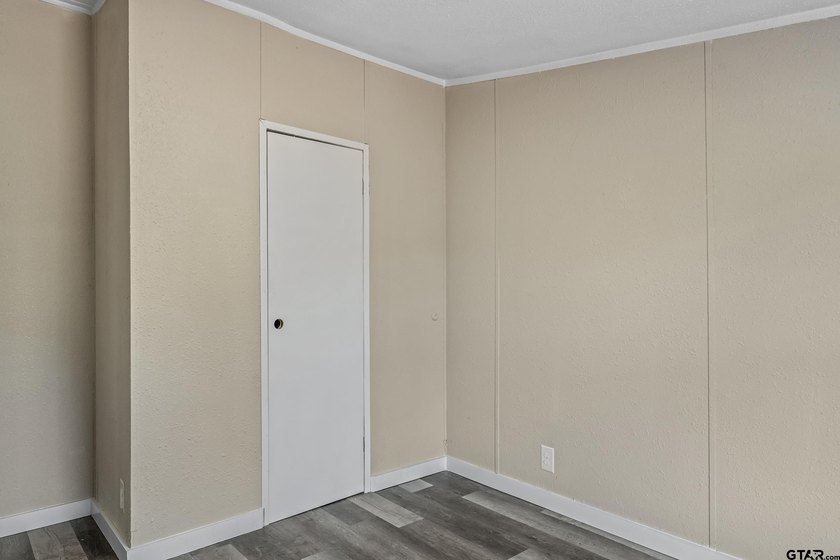Welcome to this beautifully updated 4-bedroom, 2-bathroom mobile - photo 22