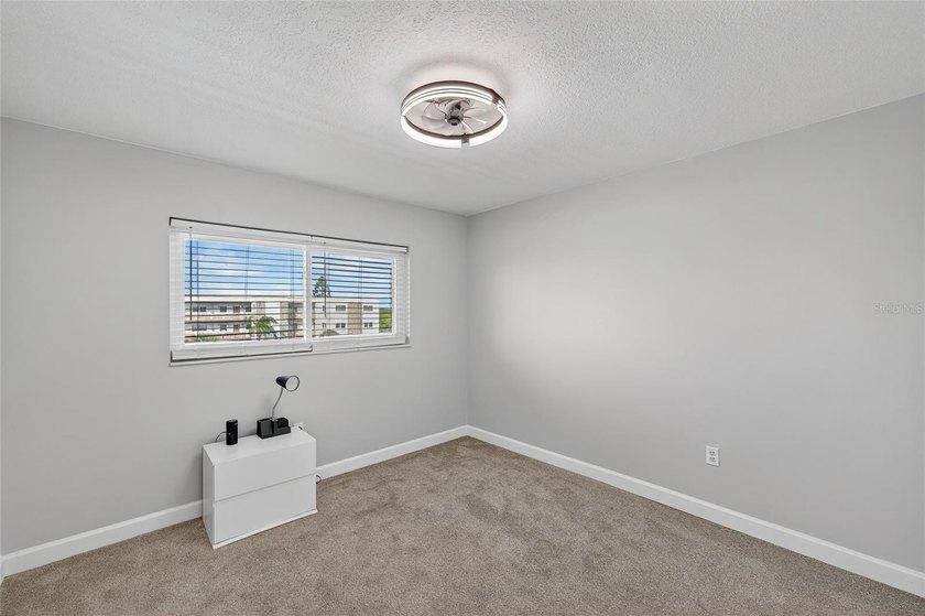 Five Towns Finest! This beautifully updated 2-bedroom - photo 31