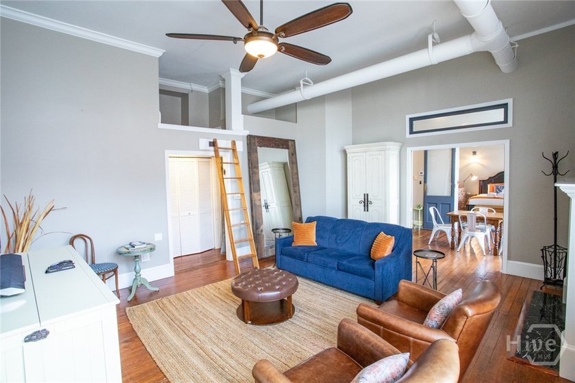 Lovely historic condo in prime location in Downtown Savannah - photo 7