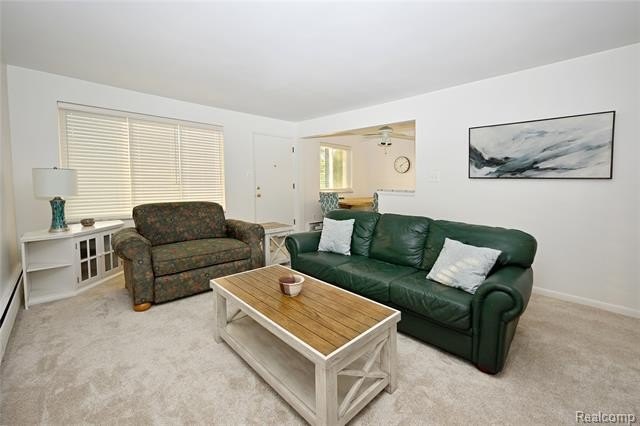 Fourth-floor unit in a well-maintained co-op community, ideally - photo 4