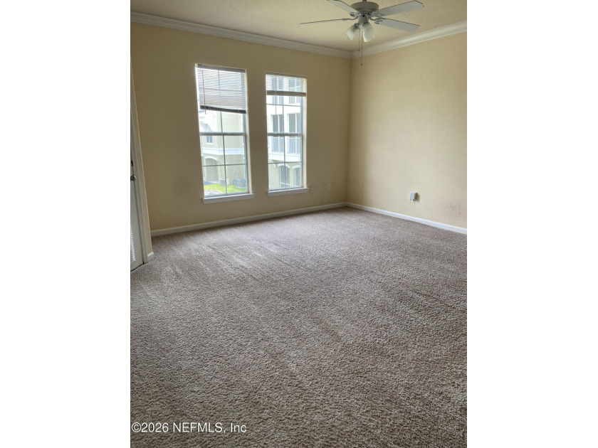 Charming 1-Bedroom Condo in a Prime Location This beautifully - photo 6