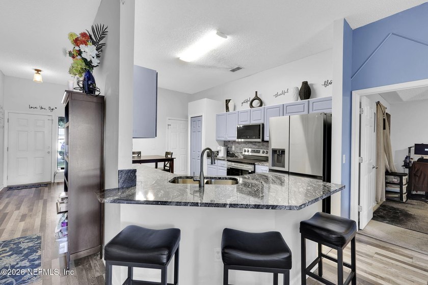 Come View and Make an Offer - Move in Ready - 4 bedroom 2 bath - photo 5