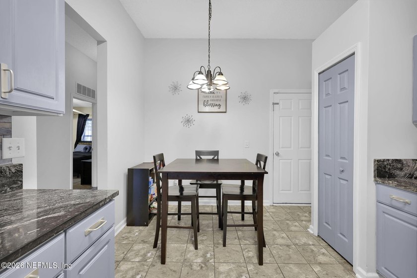 Come View and Make an Offer - Move in Ready - 4 bedroom 2 bath - photo 7