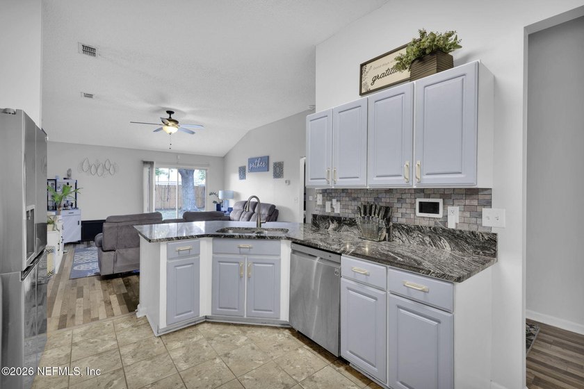 Come View and Make an Offer - Move in Ready - 4 bedroom 2 bath - photo 8