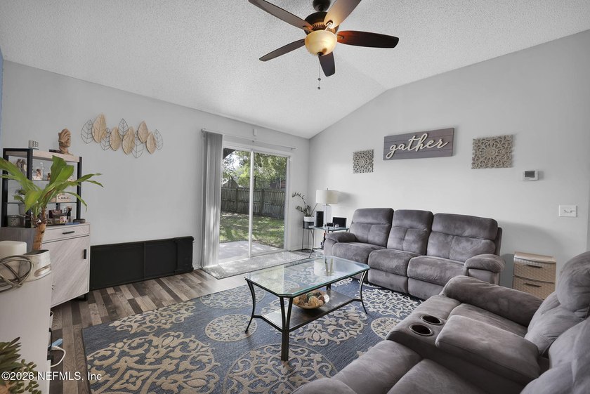 Come View and Make an Offer - Move in Ready - 4 bedroom 2 bath - photo 10