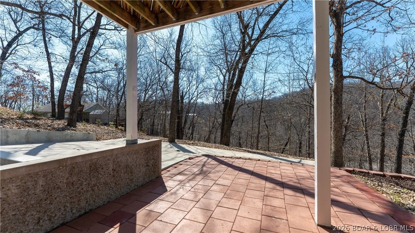 Hard-to-find end-unit townhome in the heart of Lake Ozark with - photo 22