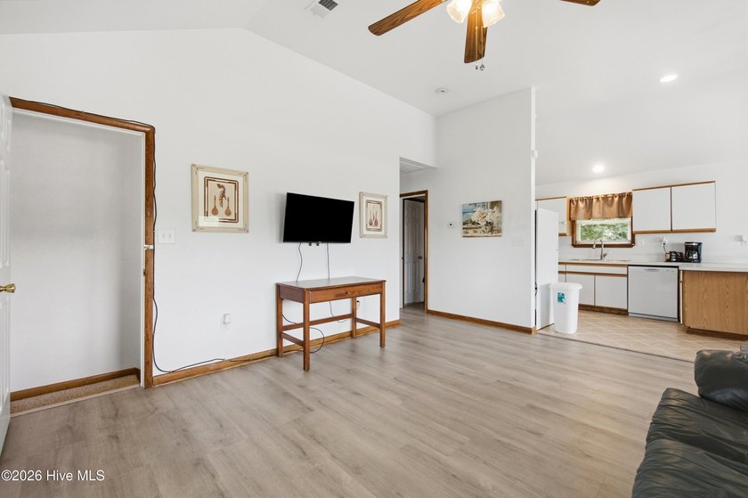 Bright and breezy 309 W Durham Street offers easy Outer Banks - photo 22