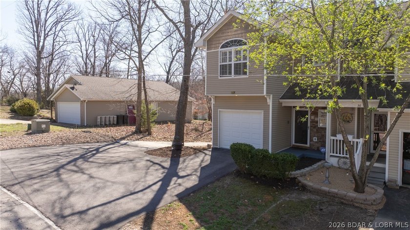 Hard-to-find end-unit townhome in the heart of Lake Ozark with - photo 25