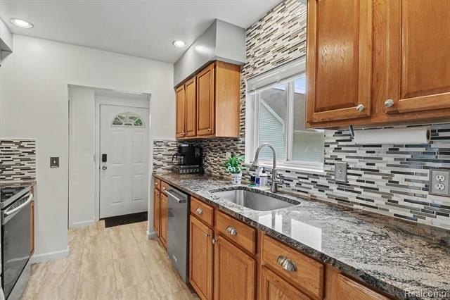 Welcome home to this exceptionally updated and meticulously - photo 9