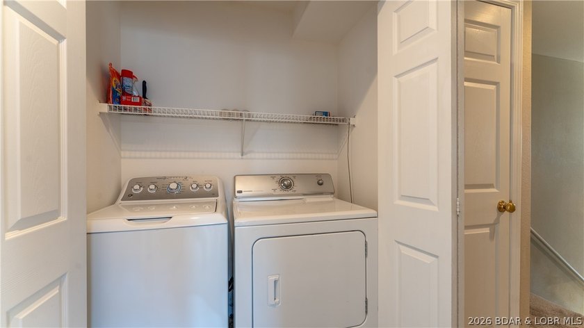 Hard-to-find end-unit townhome in the heart of Lake Ozark with - photo 31