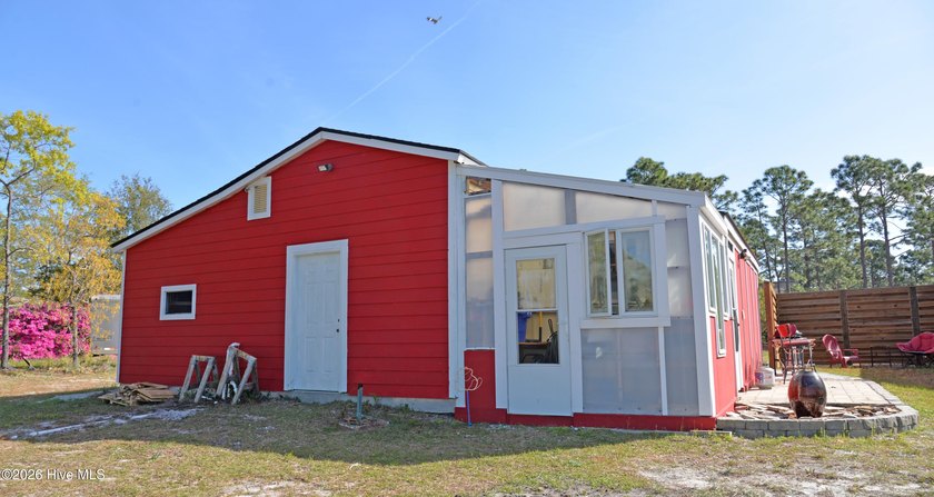 This renovated 3-bedroom, 2-bath ranch features a chef's kitchen - photo 41