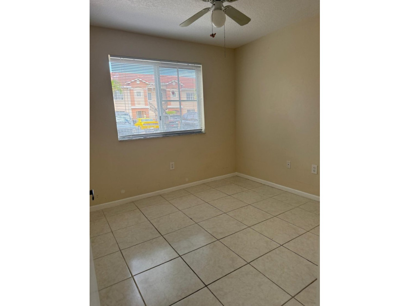 Welcome to this exceptional condominium located in the Cove at - photo 4