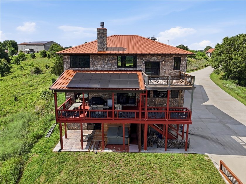Perched on 7.22 acres within a secluded gated mountain setting - photo 3