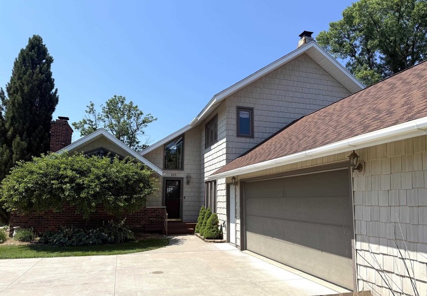 Wake up to a great waterfront view in this beautiful 1884 sq ft - photo 23
