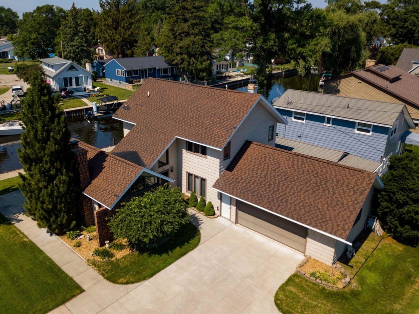 Wake up to a great waterfront view in this beautiful 1884 sq ft - photo 25