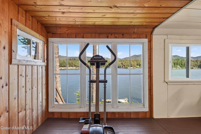 Over 200 feet of Hayden Lake frontage on the coveted close side - photo 27