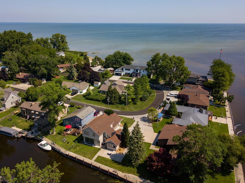 Wake up to a great waterfront view in this beautiful 1884 sq ft - photo 29
