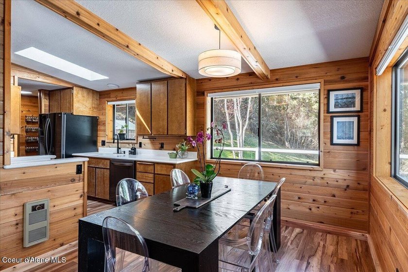 Over 200 feet of Hayden Lake frontage on the coveted close side - photo 34