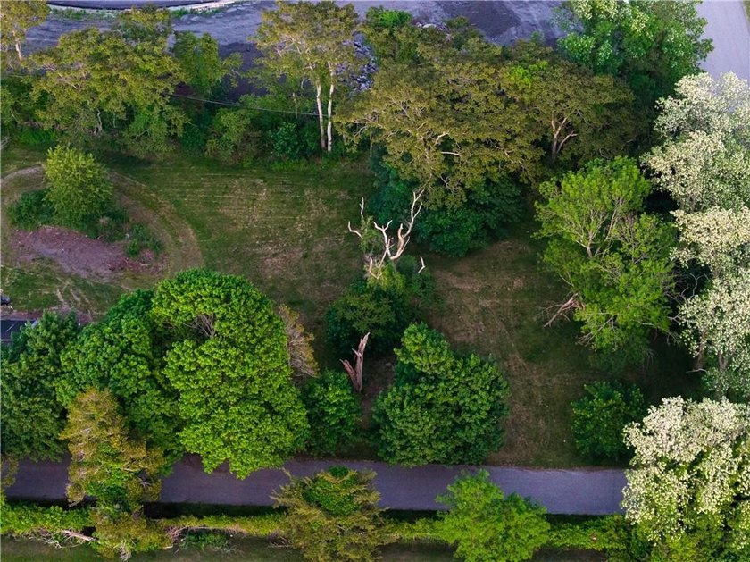 Nestled at the western end of Willow Lane in North Portsmouth - photo 11